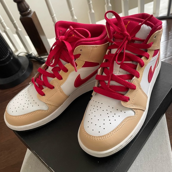 Nike Jordan 1 Mid Big Kid’s sz 5.5Y, W 6.5 - Picture 3 of 9